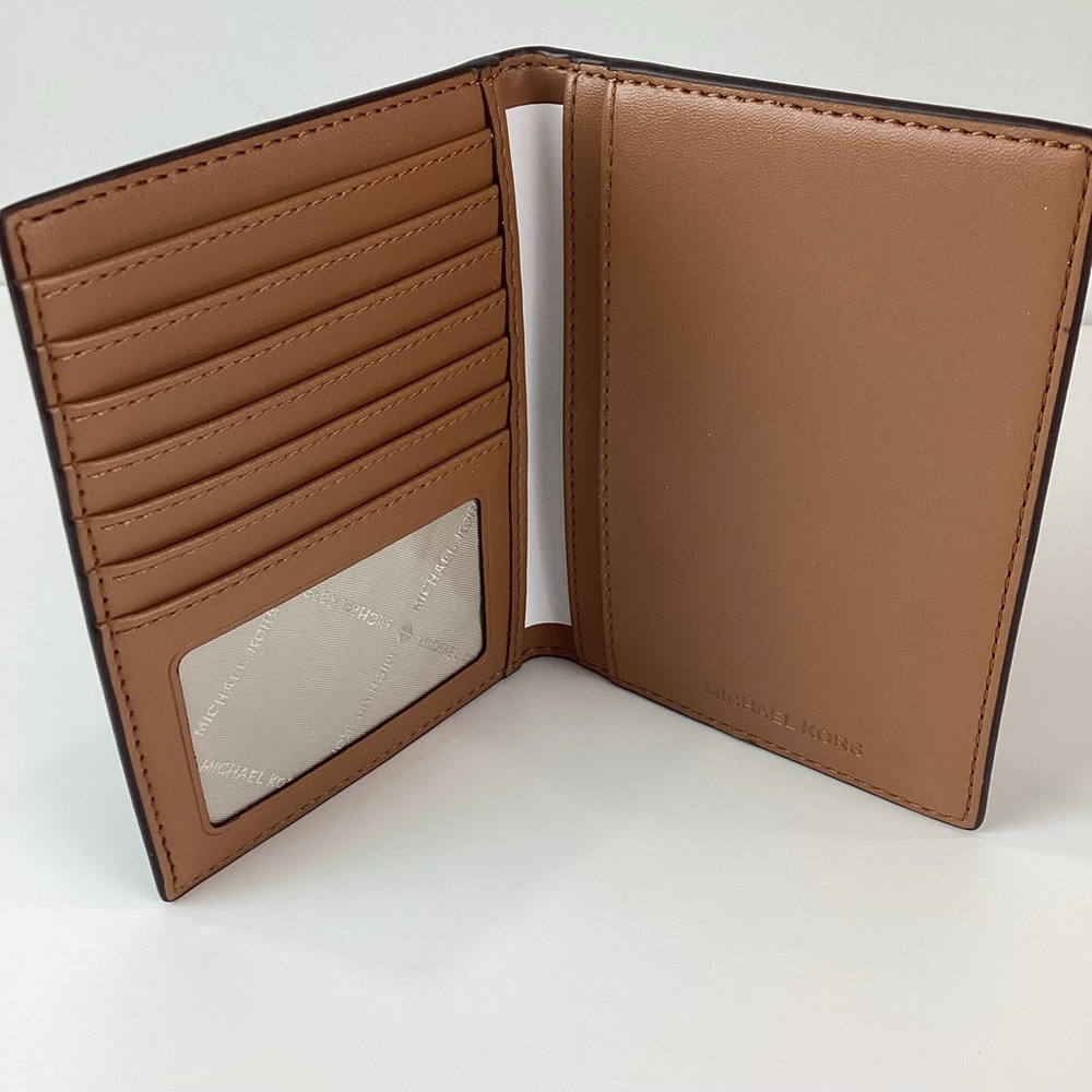 NWT Michael Kors Signature Monogram Brown Leather Jet Set Passport Wallet - Picture 3 of 9